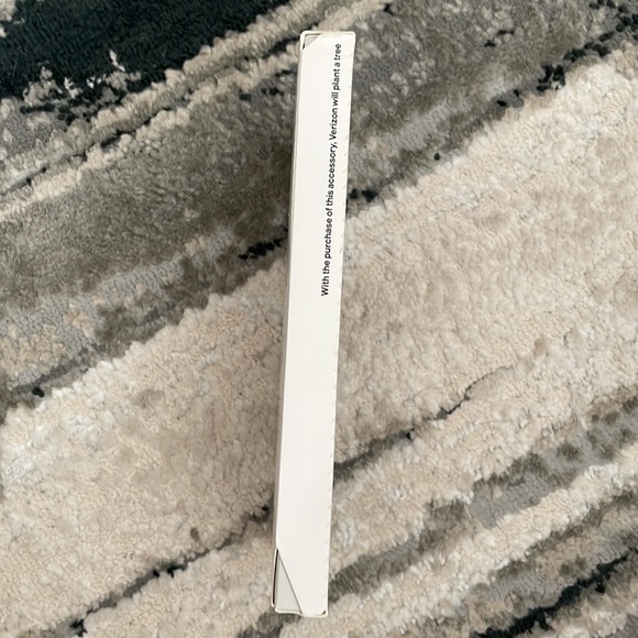 Verizon blue light screen protector iPhone 6.1 inches - Picture 3 of 3